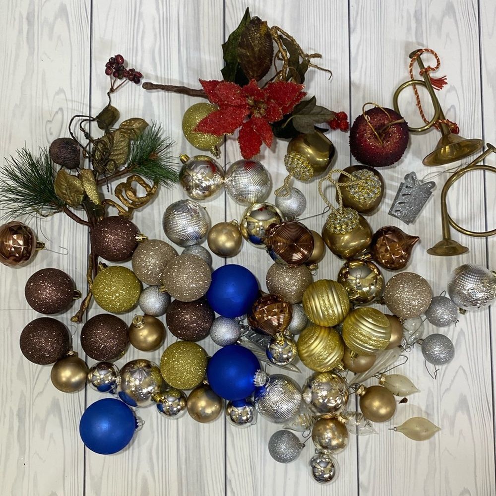 70+ Piece Bundle of Christmas Tree Ornaments Decorations - Picture 2 of 7